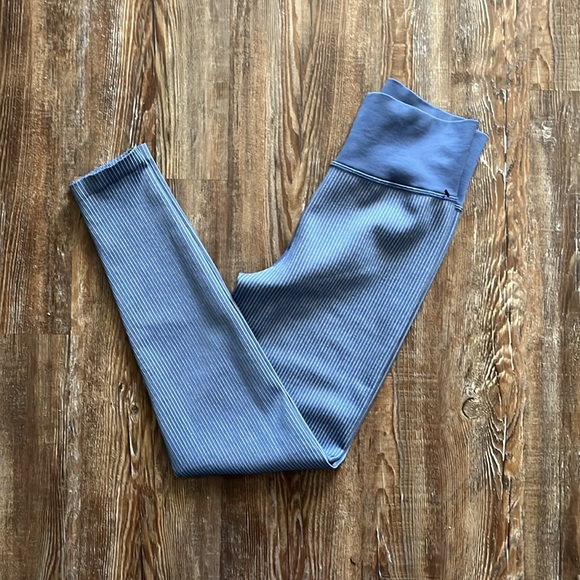 Offline by Aerie 7/8 Hi Rise Blue Ribbed Seamless High Rise Athletic Leggings - Picture 6 of 8